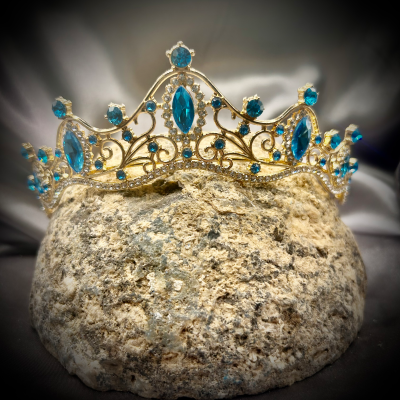 Tiara with turquoise blue rhinestones (smaller)