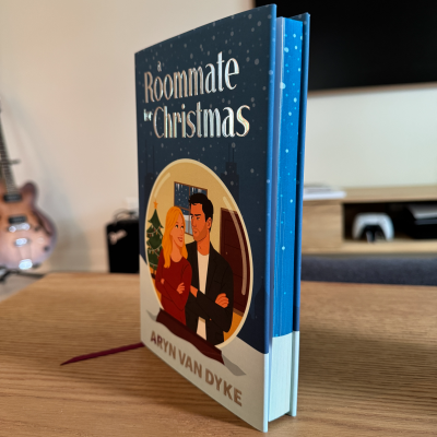 A Roommate for Christmas