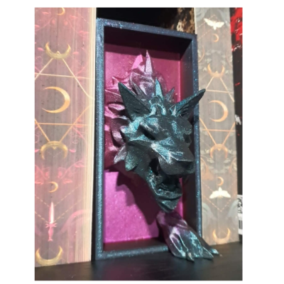 Wolf Book Nook 3D figure