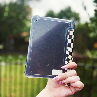 Wavy Checkered Black and White Kindle Case