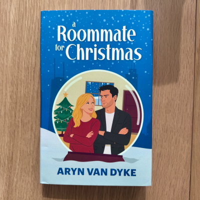 A Roommate for Christmas
