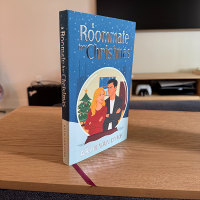 A Roommate for Christmas