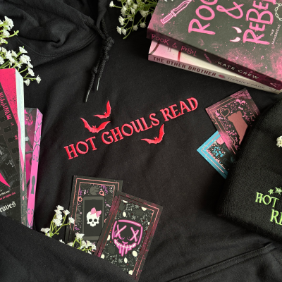 Hot Ghouls Read Hoodie || GILDAN, Unisex