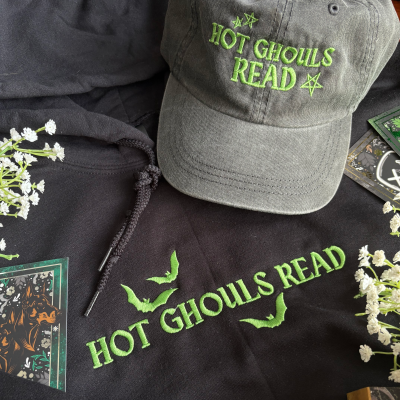 Hot Ghouls Read Hoodie || GILDAN, Unisex