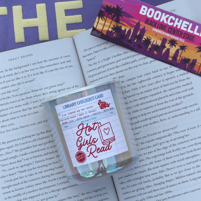 Hot Girls Read Books Candle | 8 oz
