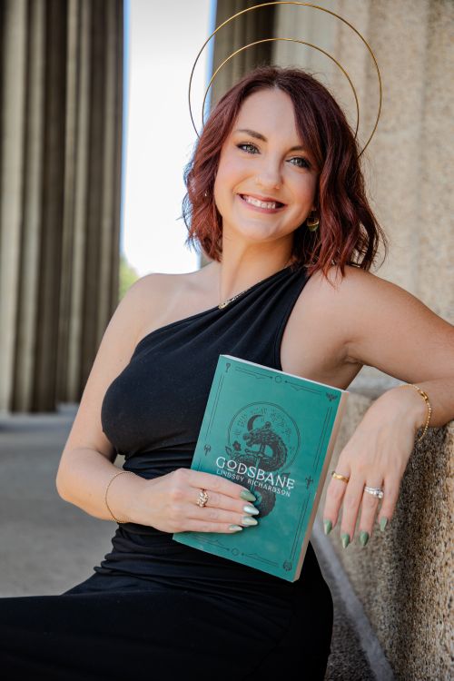 Lindsey Richardson | Romantasy Author