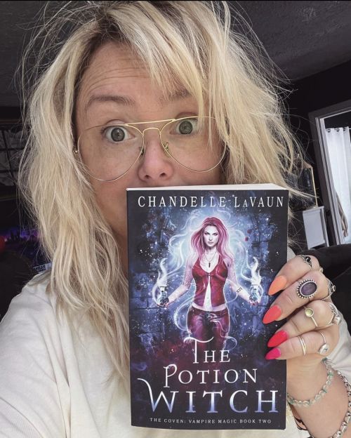 Chandelle LaVaun