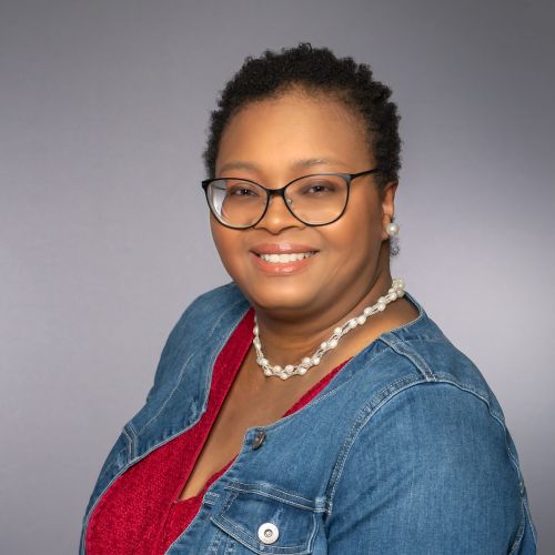 Author Nikki Davenport